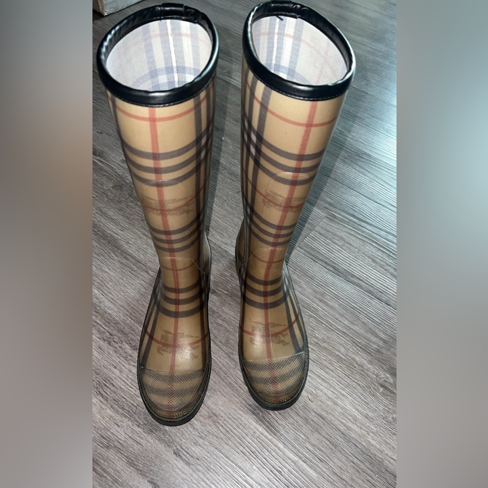 Reselling my Burberry Classic Nova Check Print Wellington Rain Boots